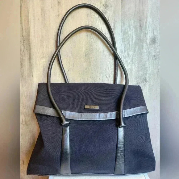 TUMI Nylon Tote Shoulder Bag Magnectic Closure Luggage - Picture 1 of 14